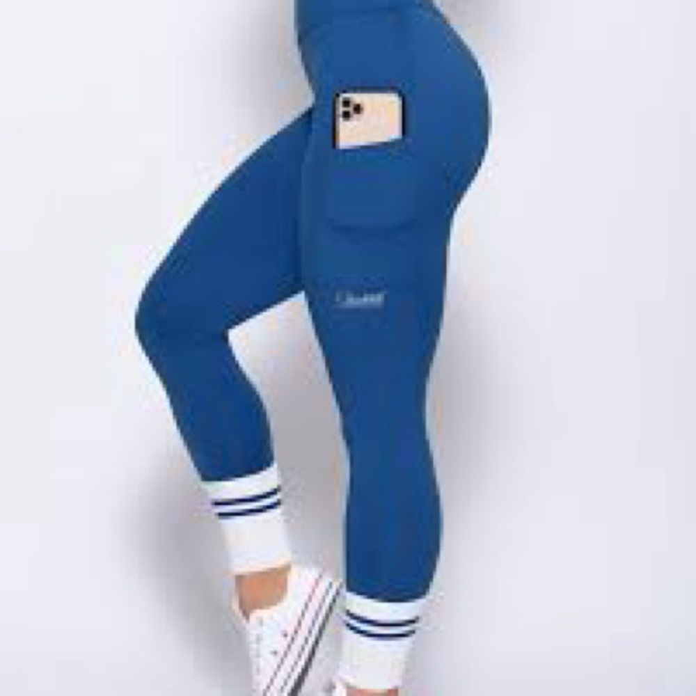 Bombshell ankle sock leggings